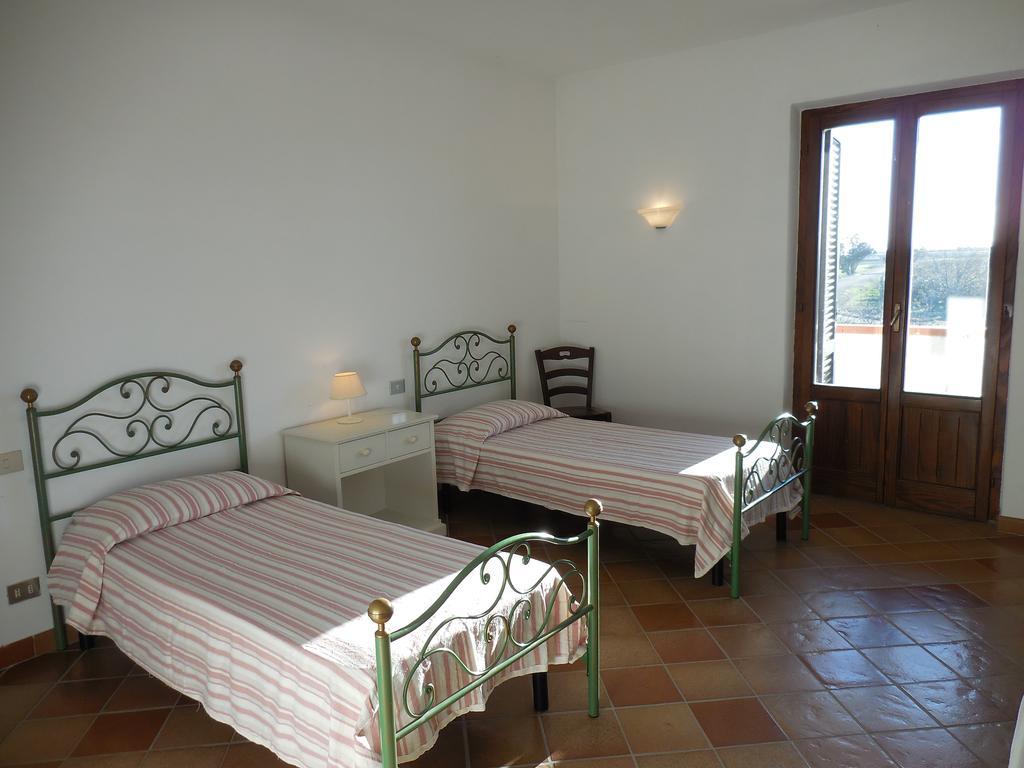 Azienda Il Tizzano Албиния Номер фото